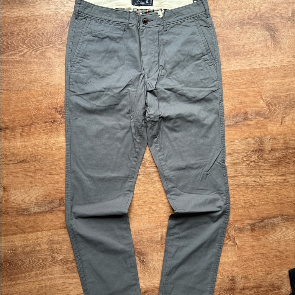 Abercrombie & Fitch Men's Slate Gray Chino Pants